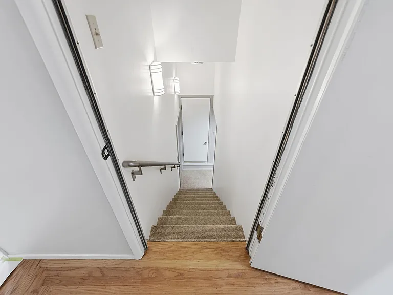 435 Alhambra Rd — Photo 11