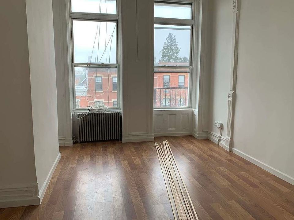 1st image of 20-60 Steinway St #3