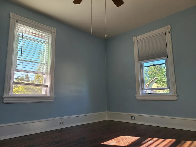 219 Virginia Ave #B — Photo 8