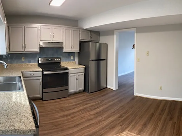 41 Carriage Ln #1-8 — Photo 4