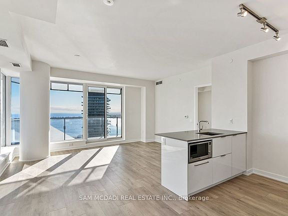4th image of 28 Freeland St #2809