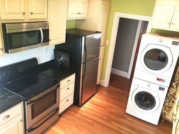 5th image of 2516 Irisdale Ave