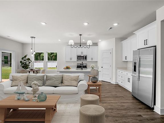 4th image of 501 Brown St