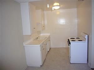 4th image of 8751 Owensmouth Ave APT 10
