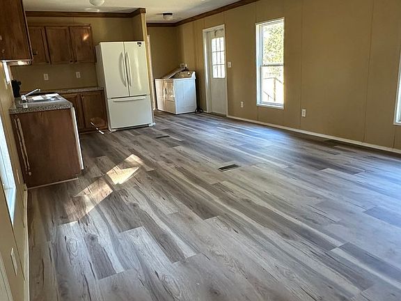 2nd image of 2039 State Highway 119 N