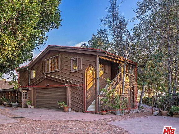4th image of 1357B N Beverly Blvd