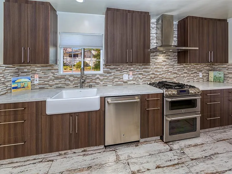 3960 Mayfield Ave — Photo 8