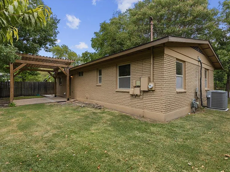 7604 Robalo Rd — Photo 33