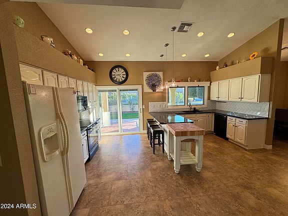 3rd image of 2691 LEISURE WORLD --