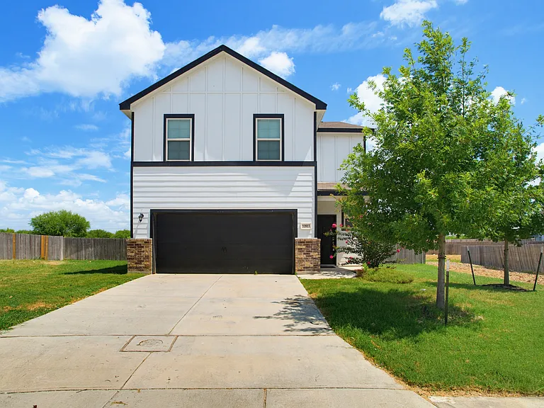 10803 Airmen Dr — Photo 1