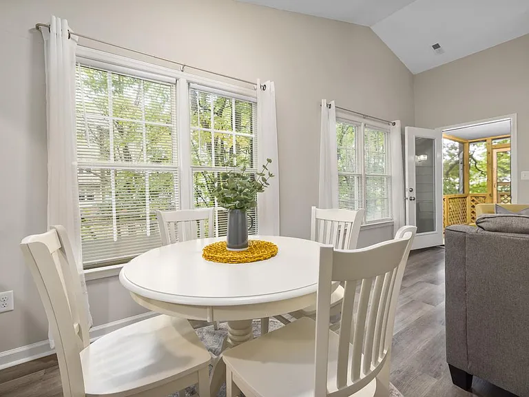 144 Lake Hollow Cir — Photo 5