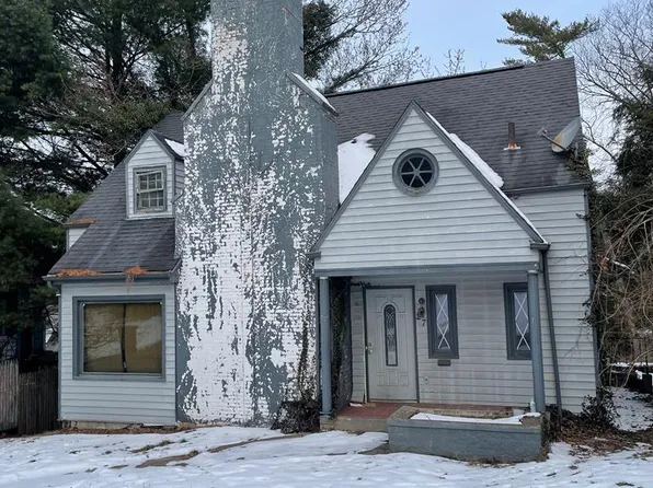 27 Ridgewood Avenue, Wheeling, WV 26003