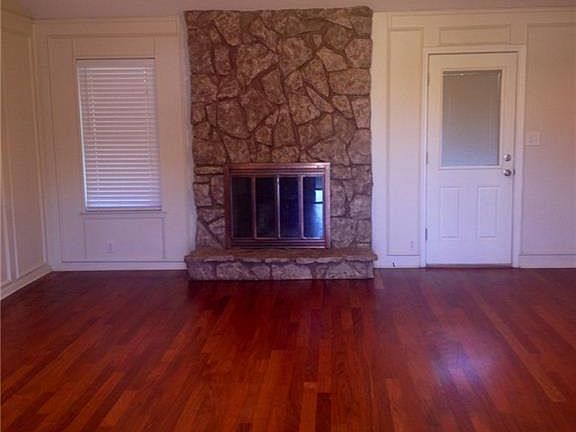 4th image of 2405 Meadow Ct