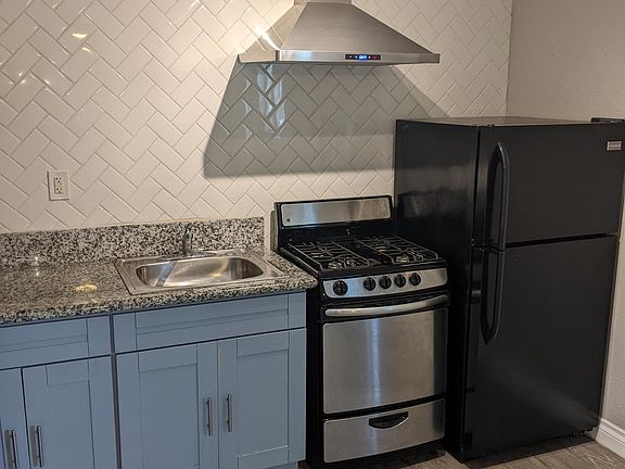 2nd image of 144 S 36th St #1/2