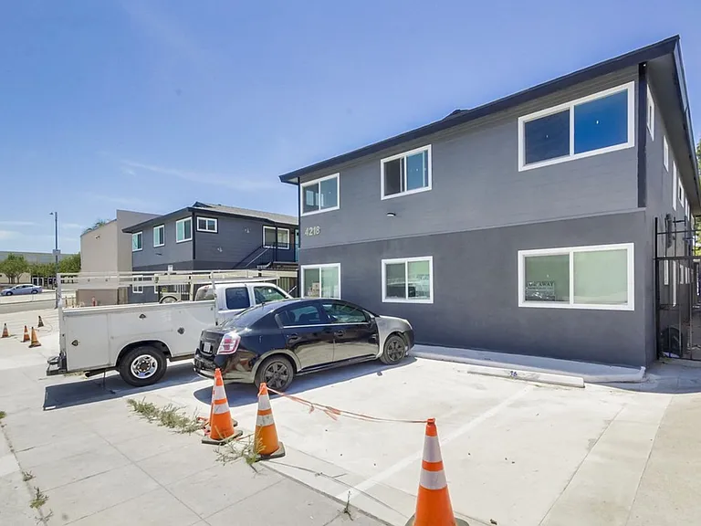 4218 49th St — Photo 27