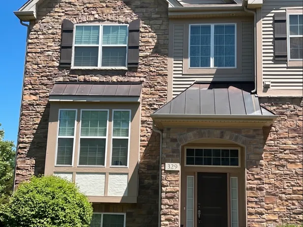 329 Bennett Dr, Carol Stream, IL 60188