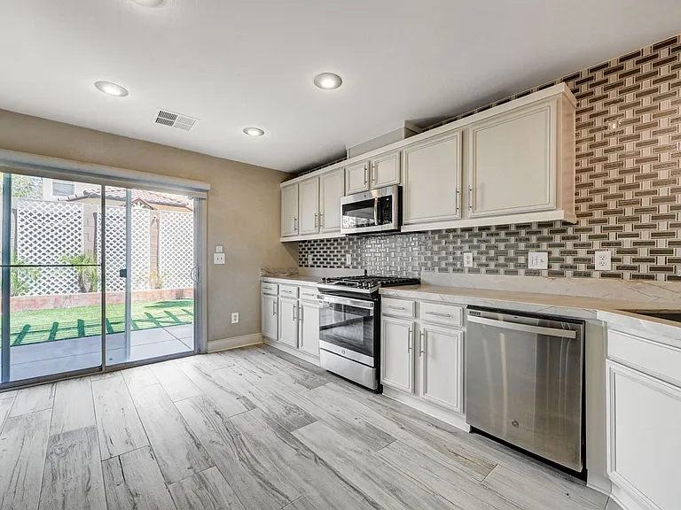 11092 Verismo St — Photo 3