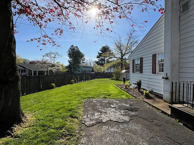 427 W Marion St — Photo 27