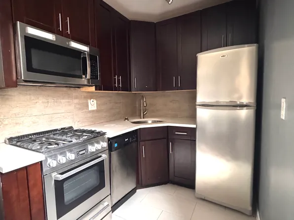 820 Riverside Drive image 1 of 7