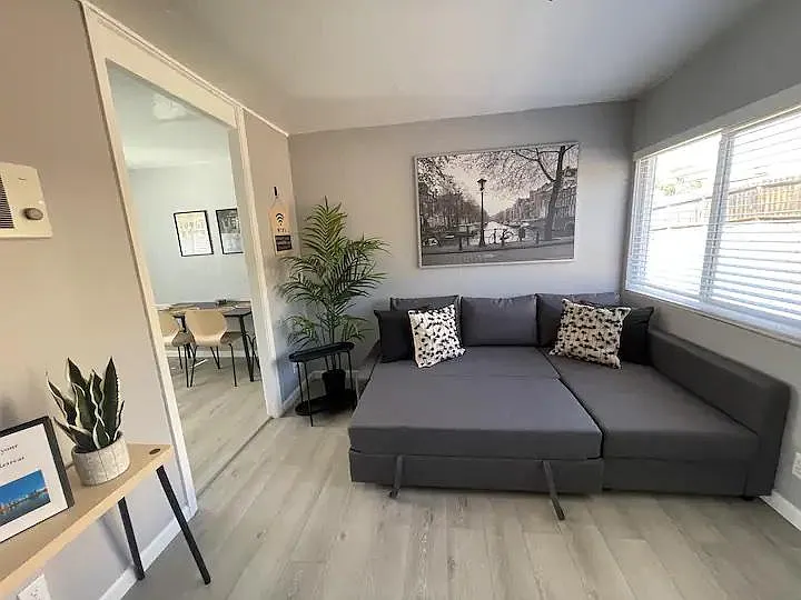 2605 Fenton Pl — Photo 3