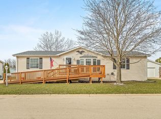 5410 Autumnash Ln, Machesney Park, IL 61115