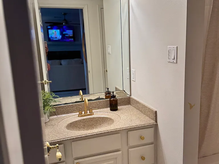529 Versailles Blvd #H — Photo 10