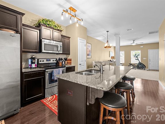 2nd image of 1209 Skywatch Ln #121