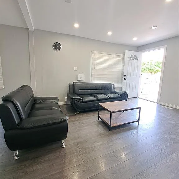 1621 California Ave — Photo 6