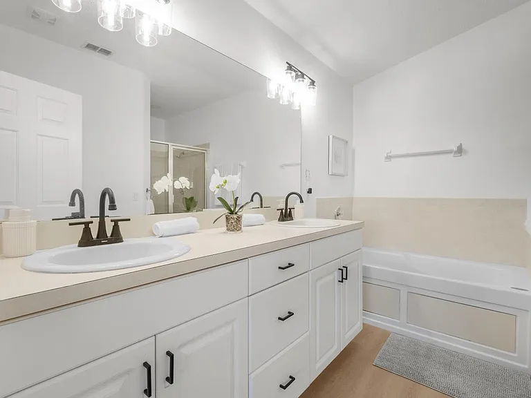 3137 Sun Lake Ct #B — Photo 27