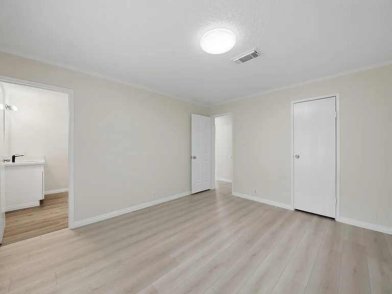 11730 Greenglen Dr — Photo 18