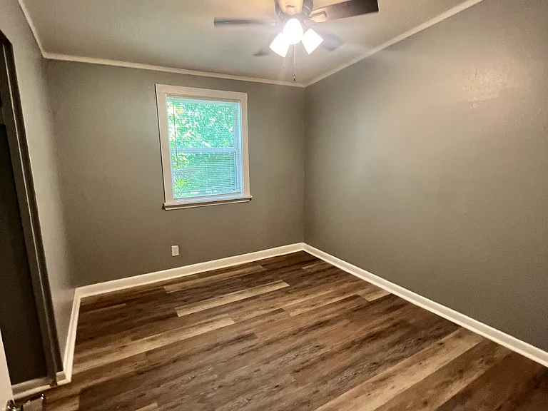 3922 N Delaware Ave — Photo 5
