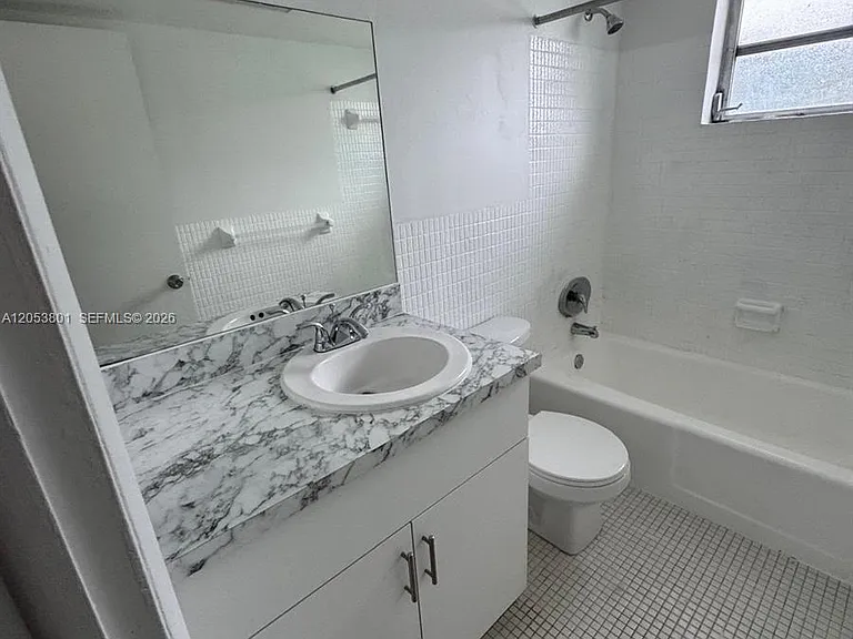 2435 Van Buren St #2B — Photo 13