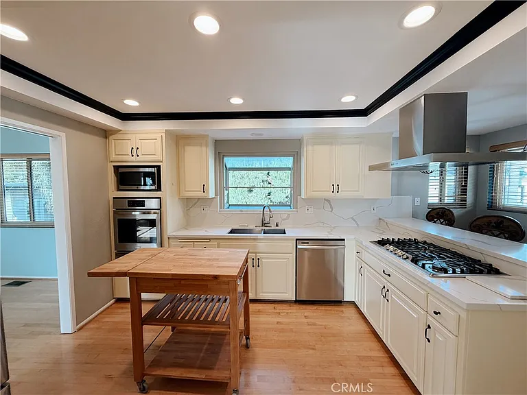 104 S Francisca Ave #C — Photo 5