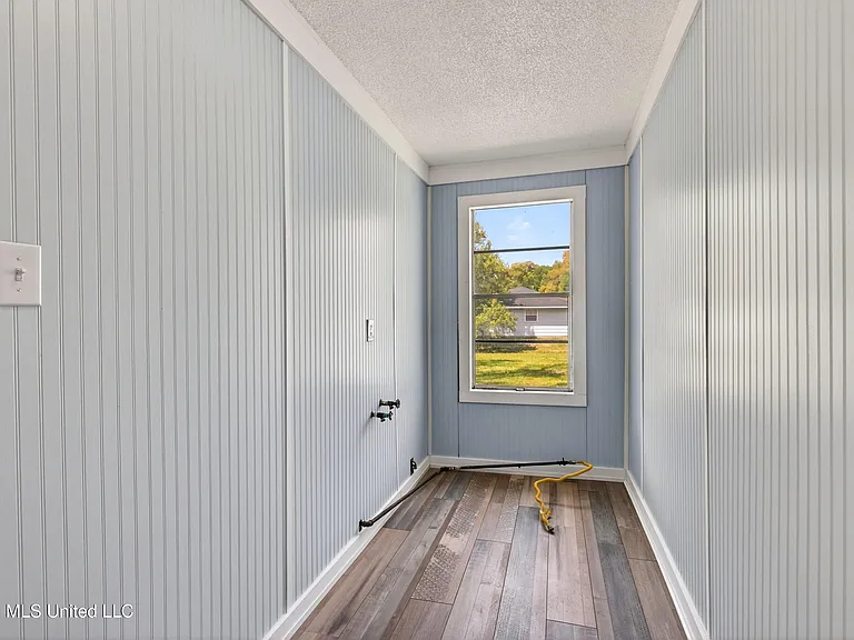 612 N Wright Ave — Photo 24