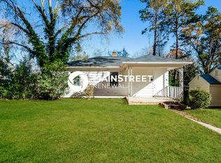 2520 Columbus Cir, Charlotte, NC 28208
