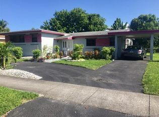 1090 NE 110th St, Miami, FL 33161