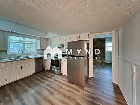 4th image of 1084 Ironwood Dr