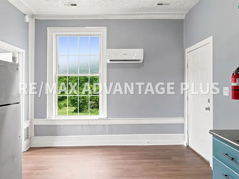 327 Thomas Jefferson Hwy — Photo 7