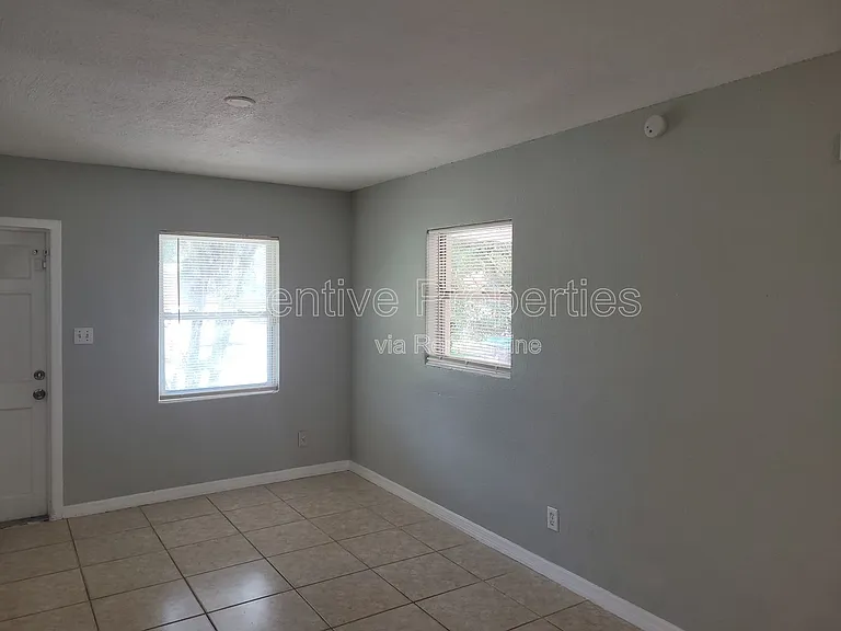 7803 Mandarin Dr — Photo 5