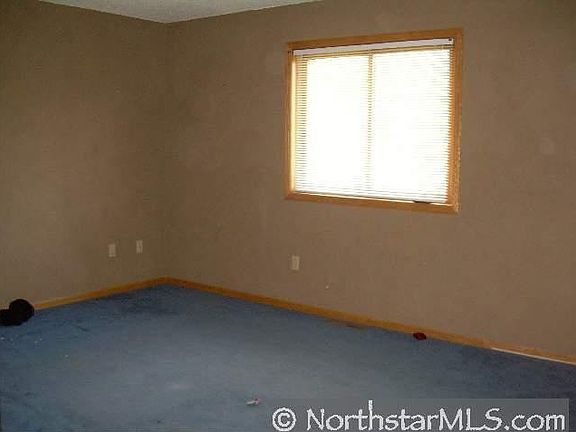 4th image of 506 N Elm Street