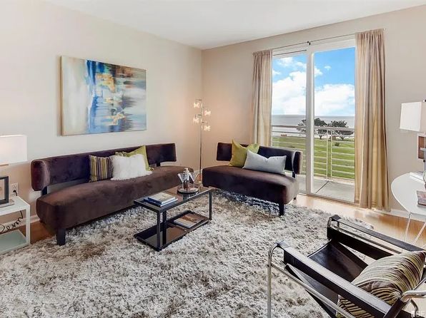 301 Crescent Ct APT 3207