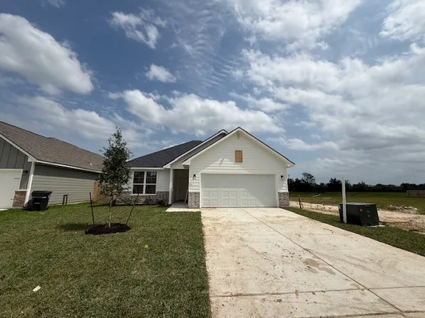 2607 Falcon Ridge Dr, Bryan, TX 77803