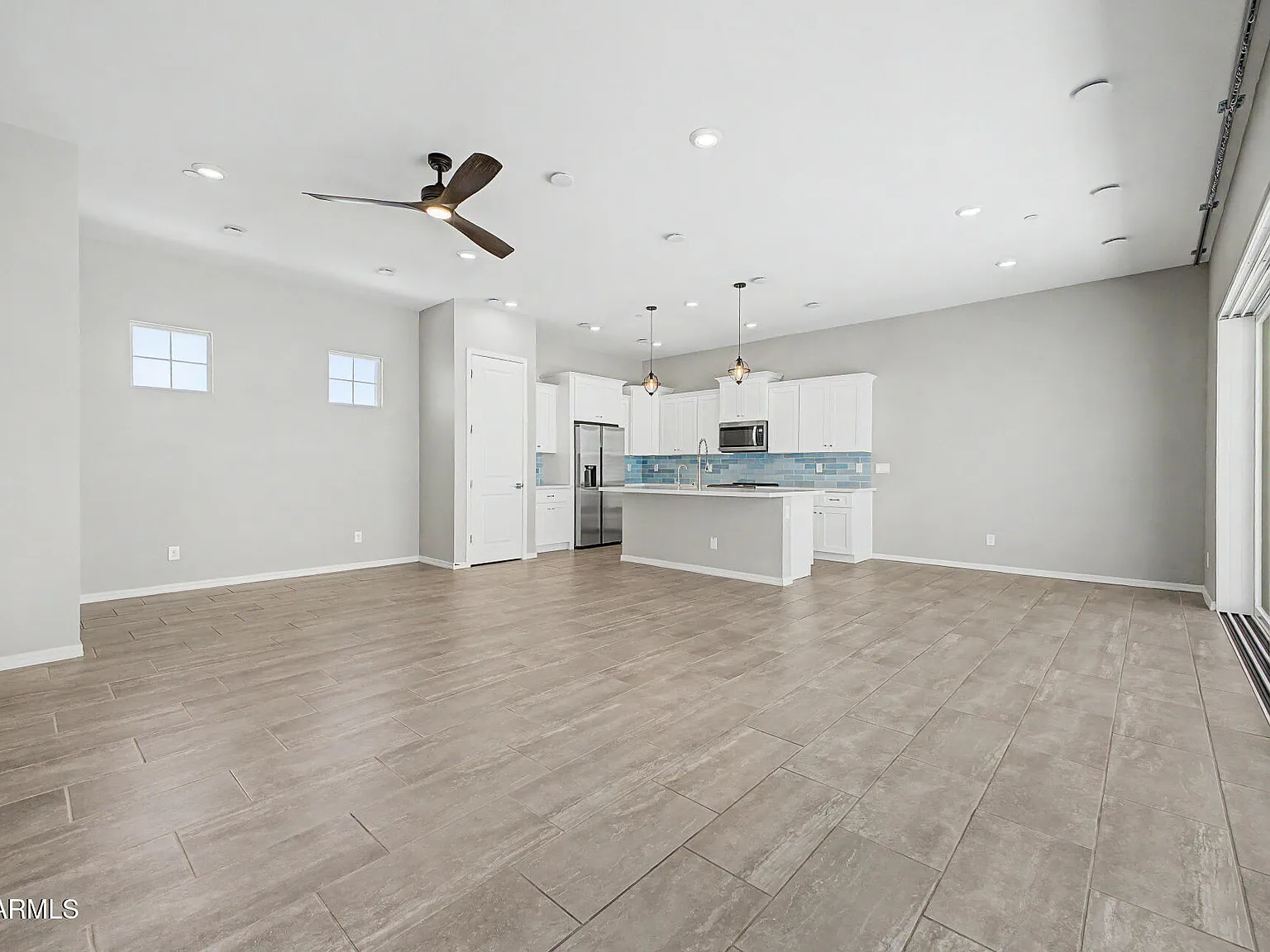 4 bed, 4.5 bath, 2215 sqft, $3,200 — Photo 3