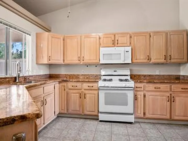 3544 S 1470 W — Photo 14