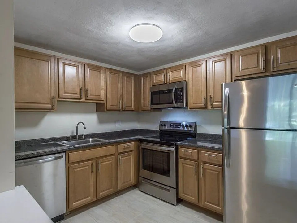 24A Whites Ave #3