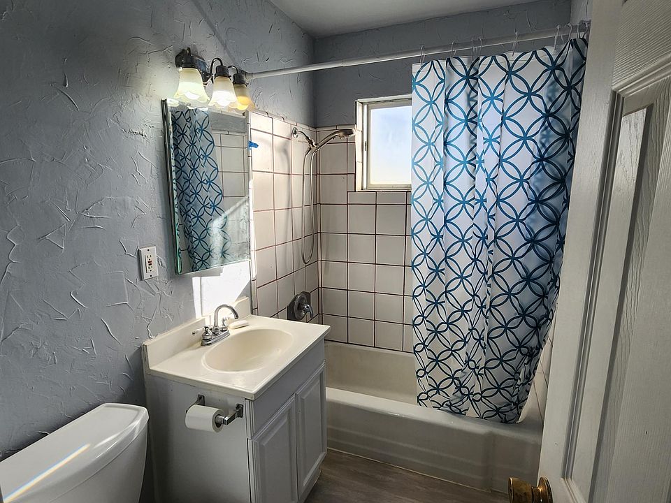 2nd image of 1229 E 8th St