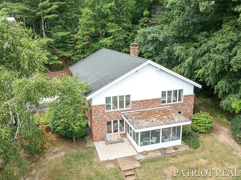 683 W Pickerel Lake Dr, Newaygo, MI 49337 Zillow
