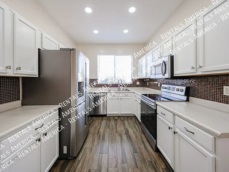 15428 W Mauna Loa Ln — Photo 15