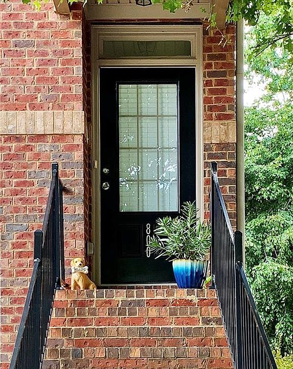 1st image of 800 Jardin Ct