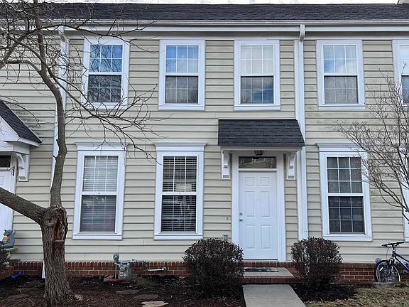 2nd image of 1029 Carrington Pl